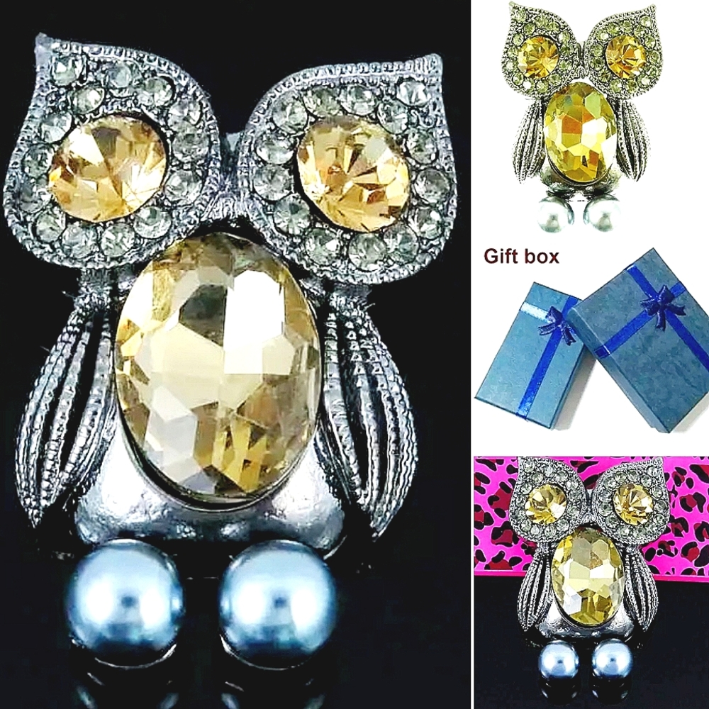 Silver pearl's champagne crystal owl brooch